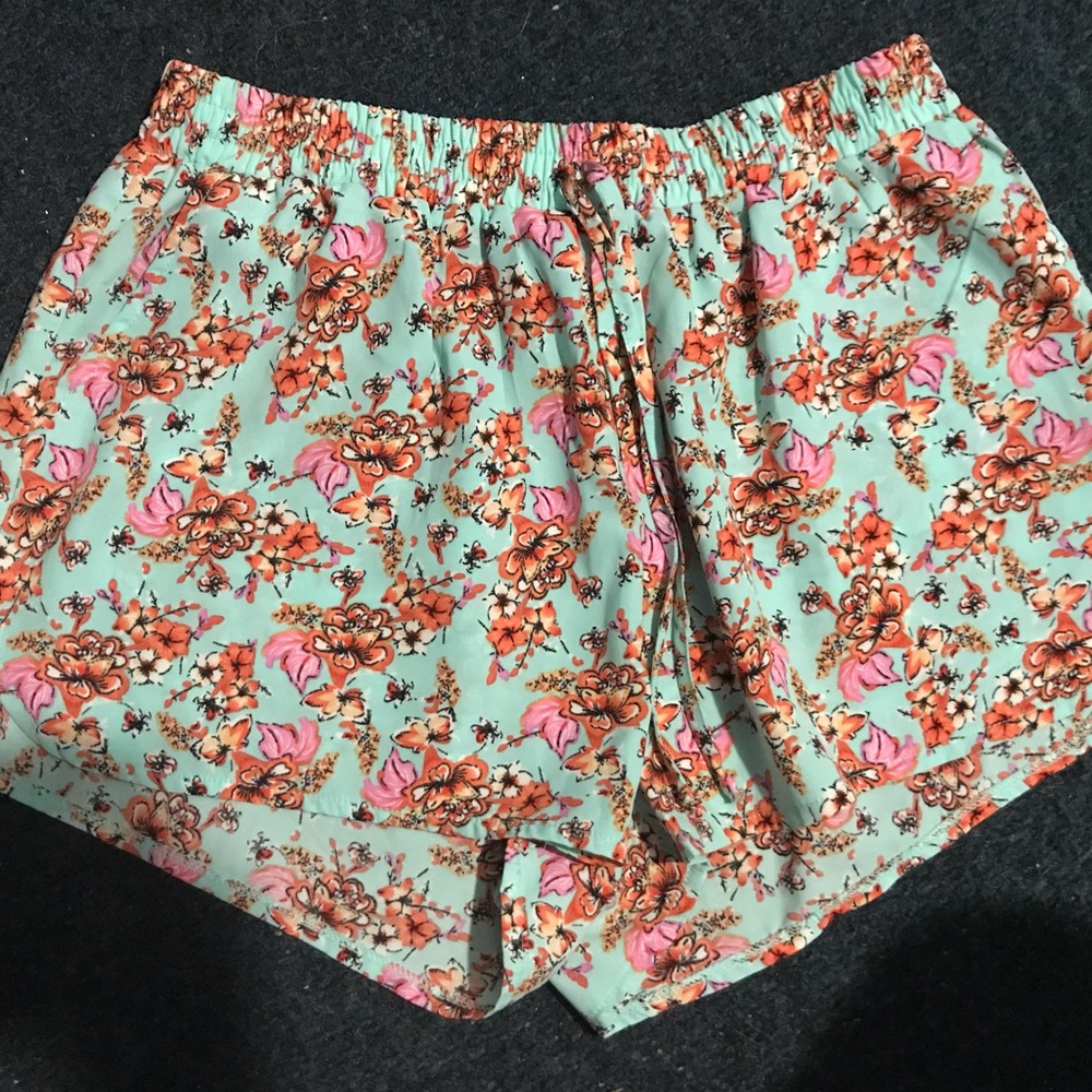 Silky floral shorts